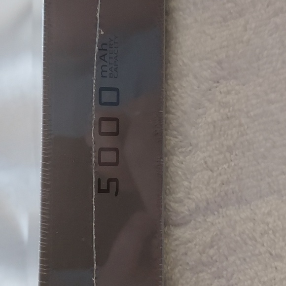 Magnetic Wireless Power Bank 5000 mAh - Picture 8 of 8